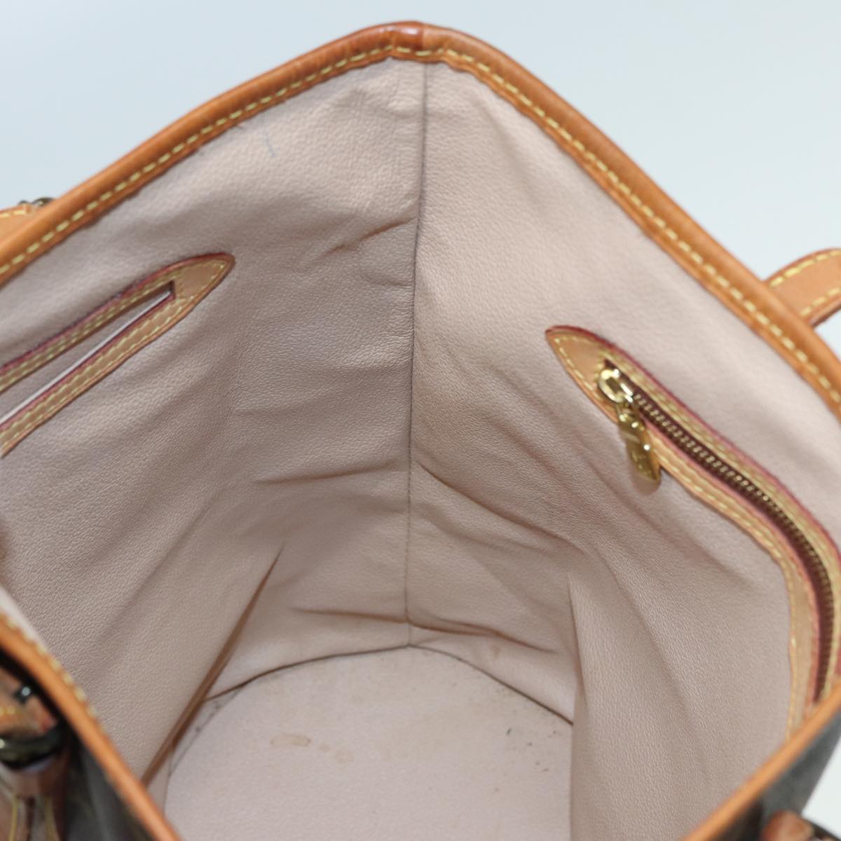 LOUIS VUITTON Bucket Shoulder Bag