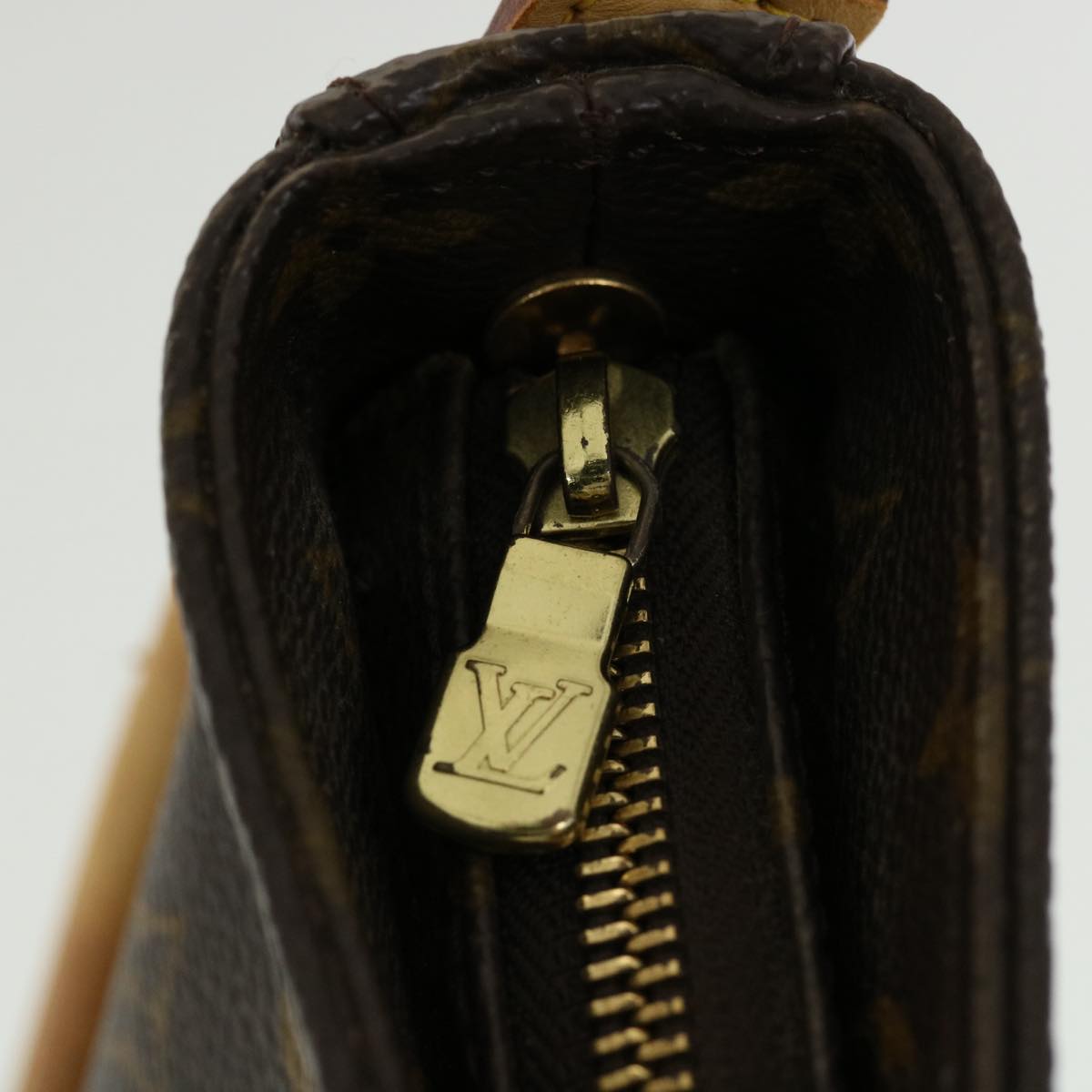 Louis Vuitton Brown Canvas Looping GM shoulder bag