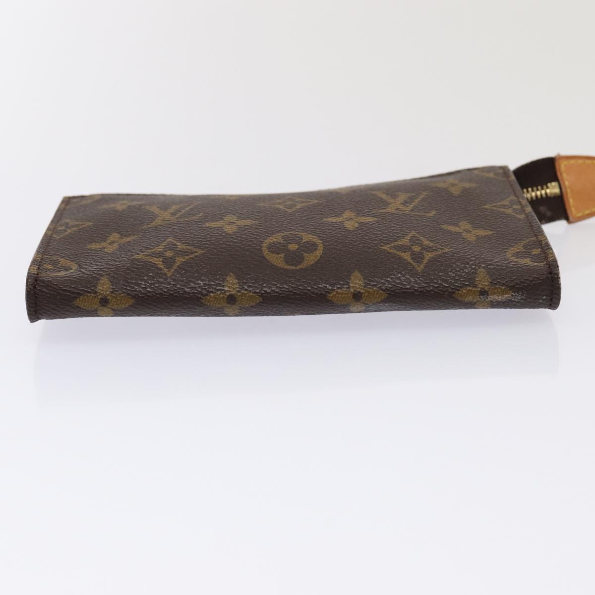 LOUIS VUITTON Bucket Clutch Bag