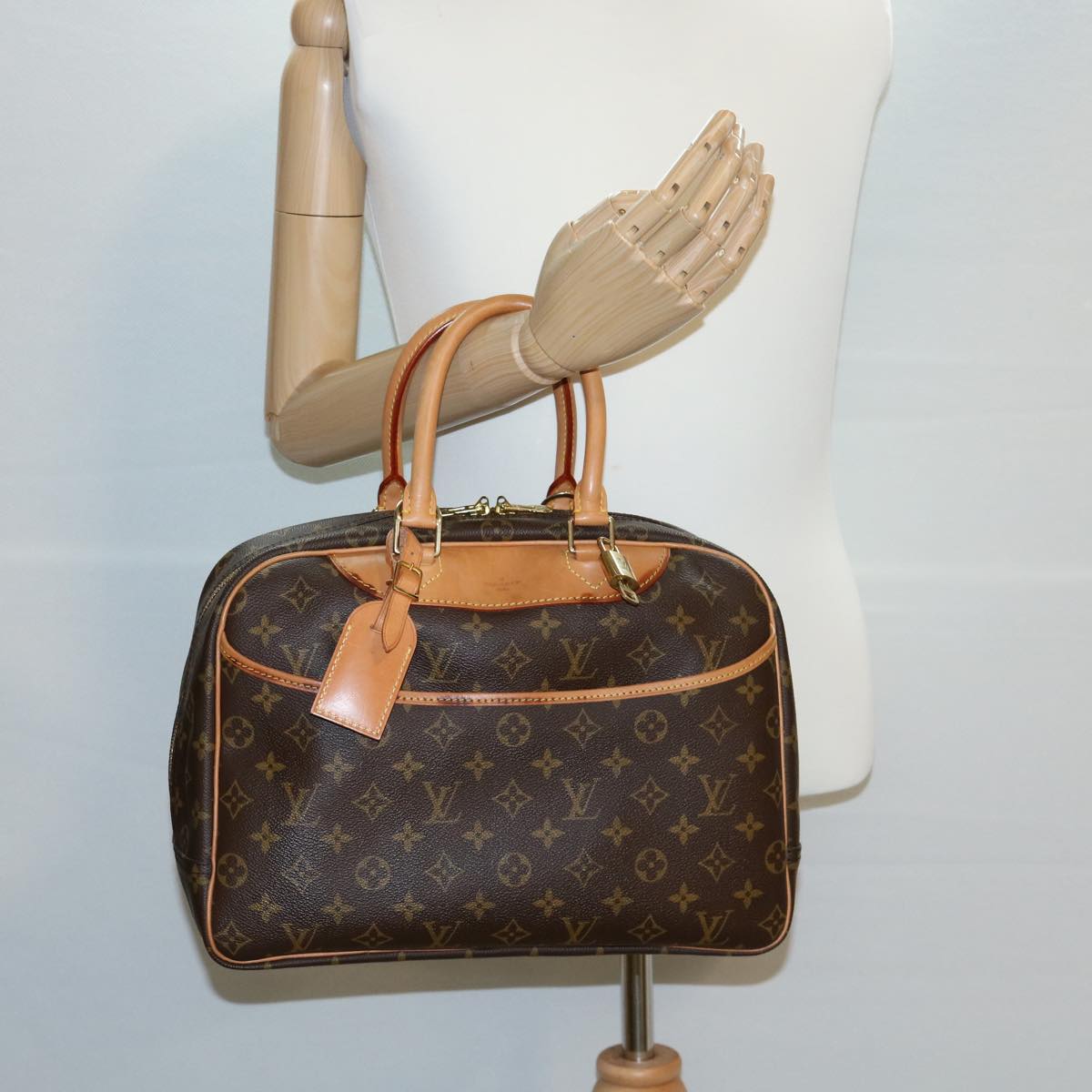 Louis Vuitton Brown Canvas Deauville handbag bag