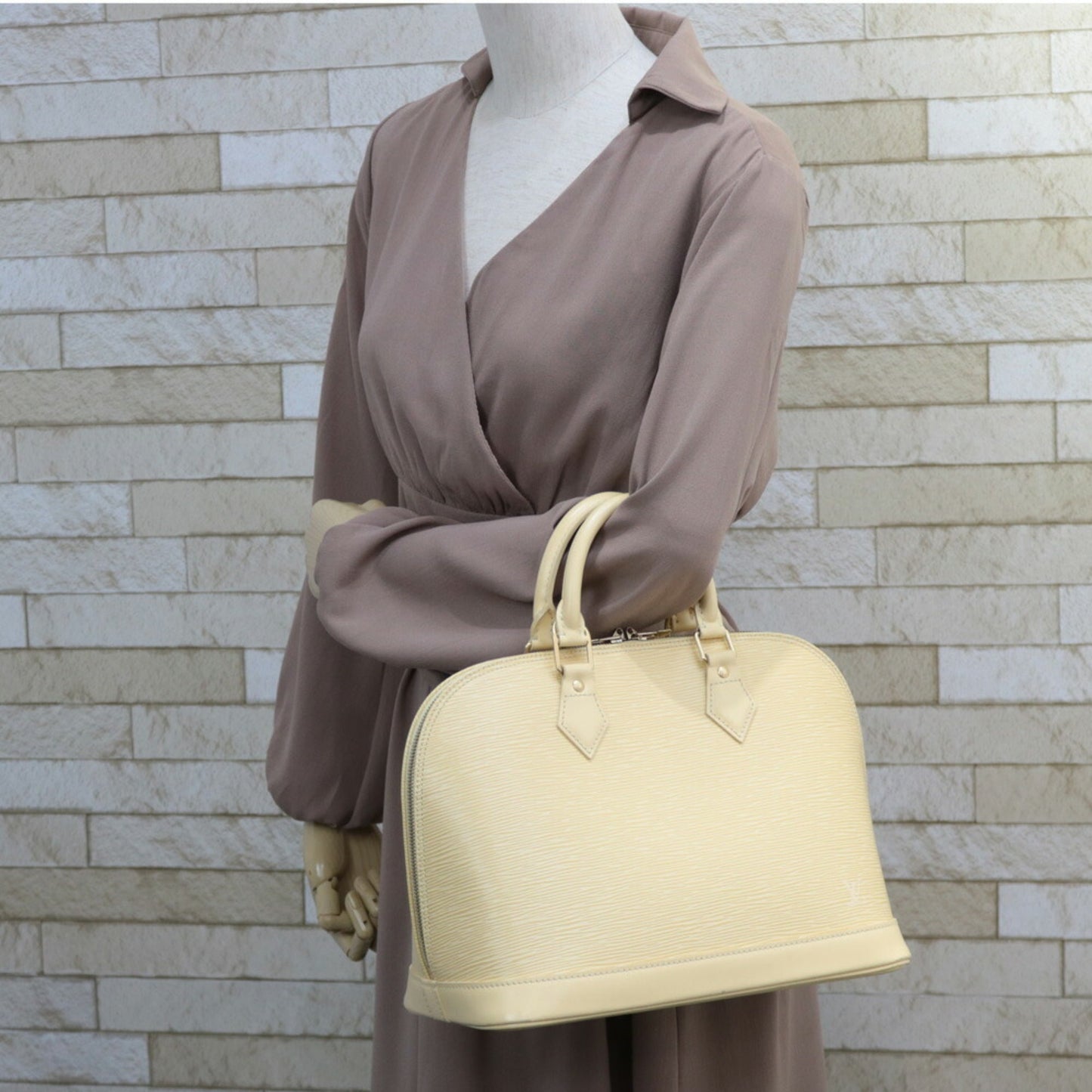 Louis Vuitton Handbag Epi Arma M5214A Cream Ladies