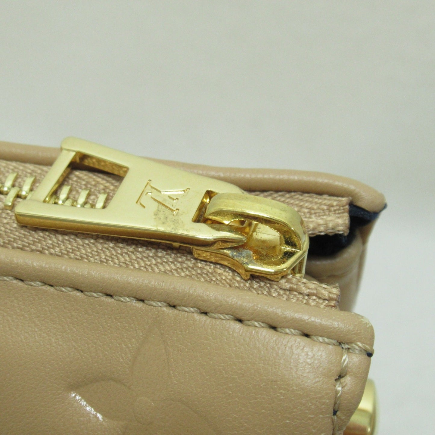 LOUIS VUITTON Coussin PM Shoulder Bag Beige Lamb leather leather M57791