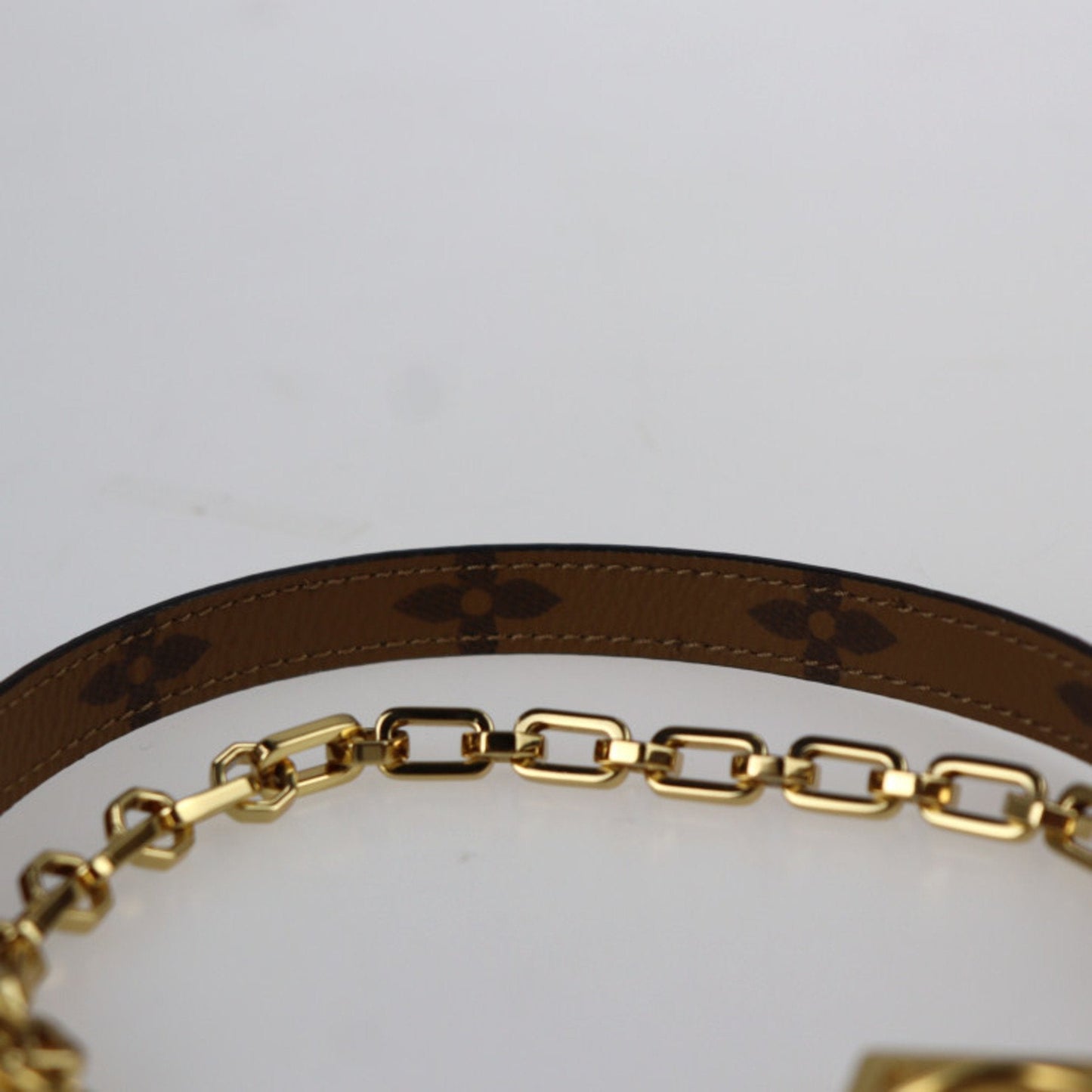 LOUIS VUITTON Chenne Dauphine Keychain M69553 Monogram Reverse Canvas Brown Gold Hardware Key Ring Bag Charm