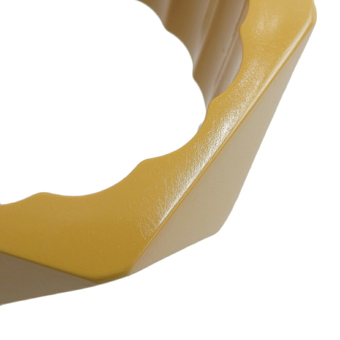 Gucci bangle mustard M size ???V carved seal