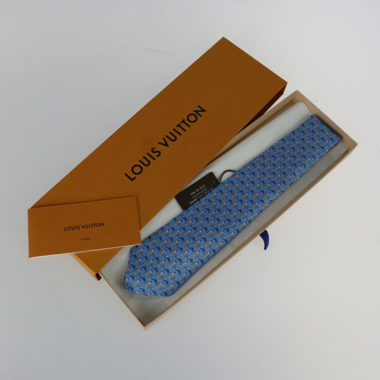 LOUIS VUITTON Cravat Globetrot Cars Tie M78558 Silk 100% Light Blue System Trunk x Car Pattern