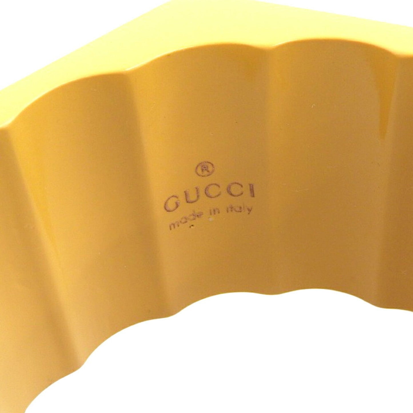 Gucci bangle mustard M size ???V carved seal