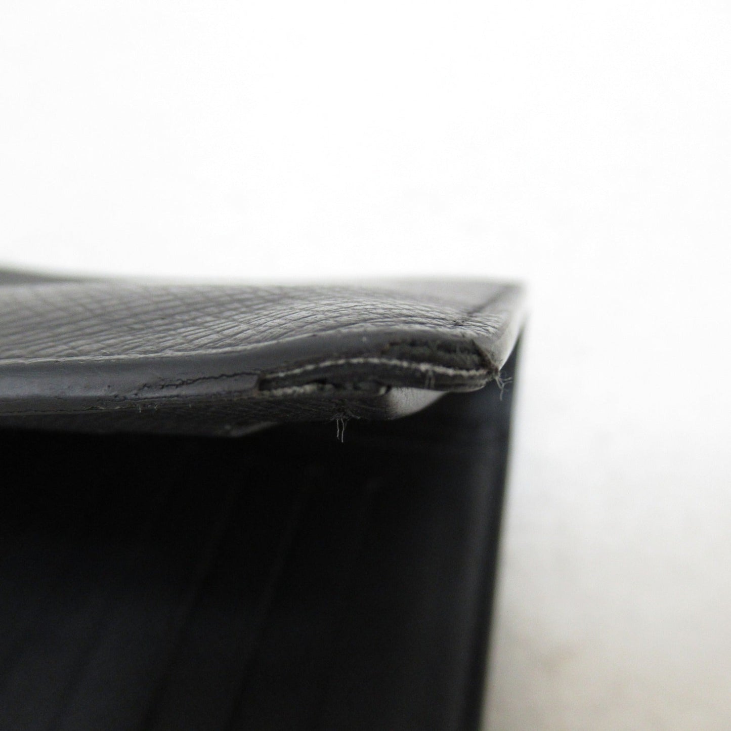 LOUIS VUITTON Foille Brazza Bifold Long Wallet Black Black Taiga leather M30501