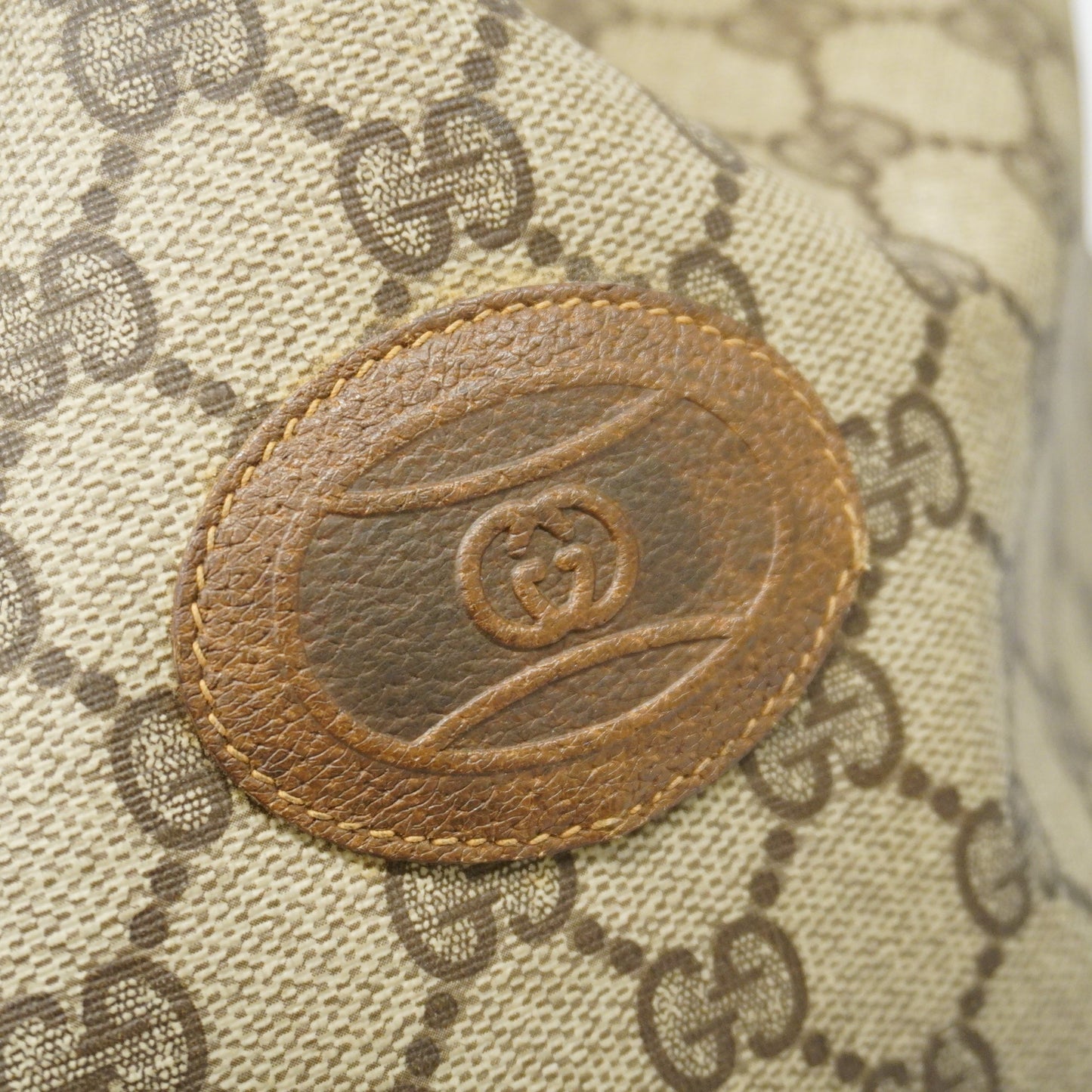 Gucci  Old  97 19 302 Leather,GG Supreme Shoulder Bag Beige
