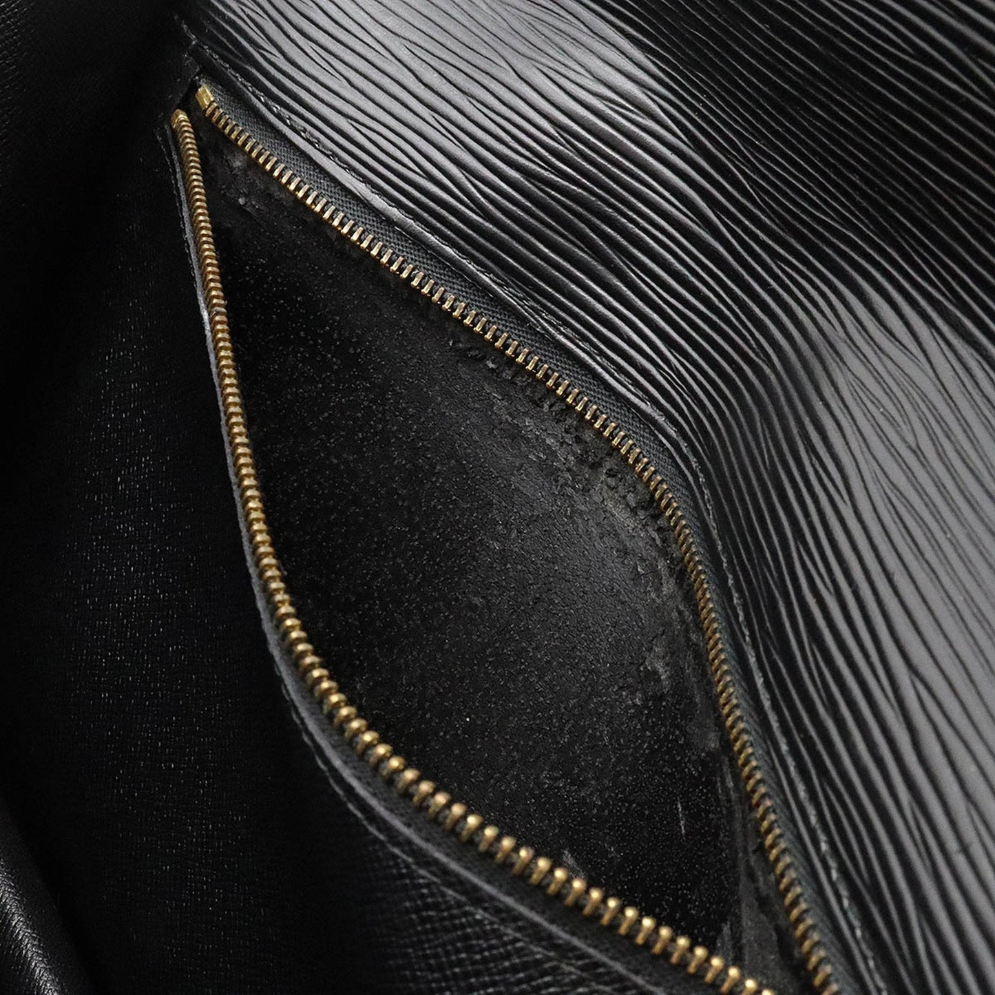 LOUIS VUITTON Epi Pochette Serie Dragonne Second Bag Noir Black Key Missing M52612