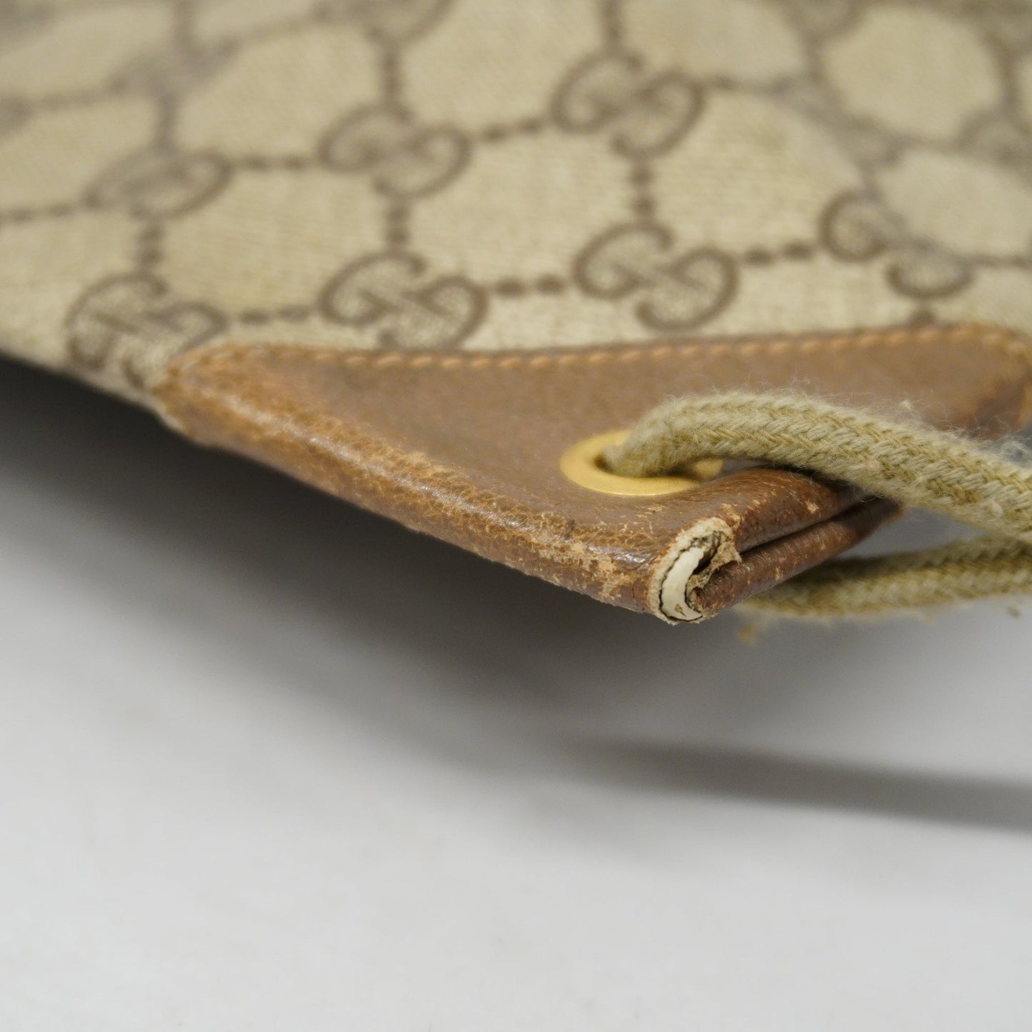 Gucci  Old  97 19 302 Leather,GG Supreme Shoulder Bag Beige