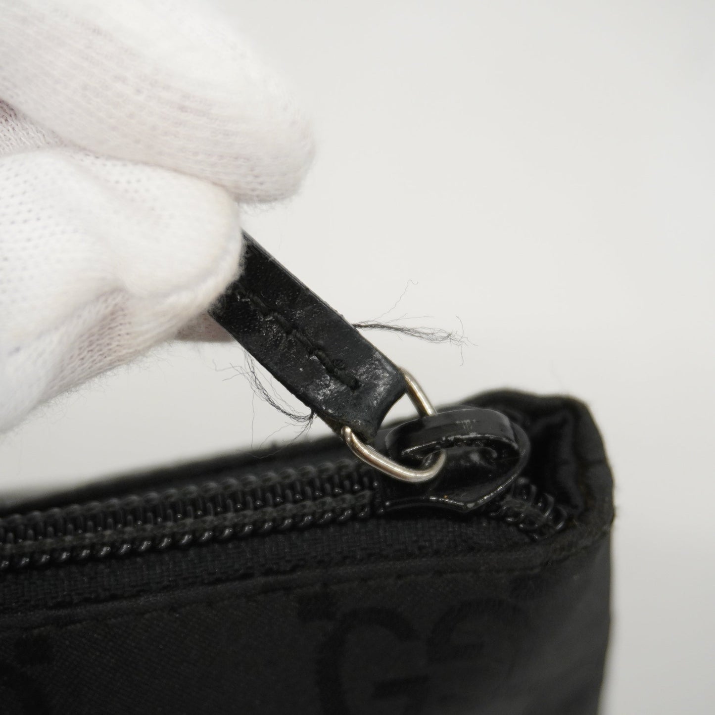 GUCCIAuth  Pouch 039 1117 Women's Nylon Pouch Black