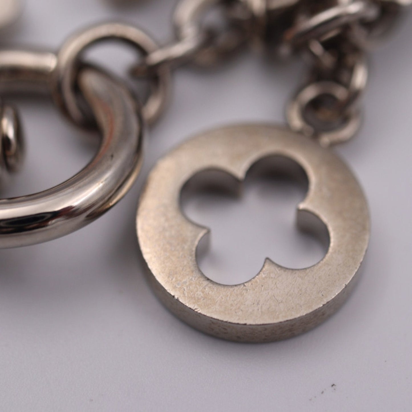 LOUIS VUITTON bijoux sack shenne key holder M64266 metal rhinestone silver bag charm ring monogram flower