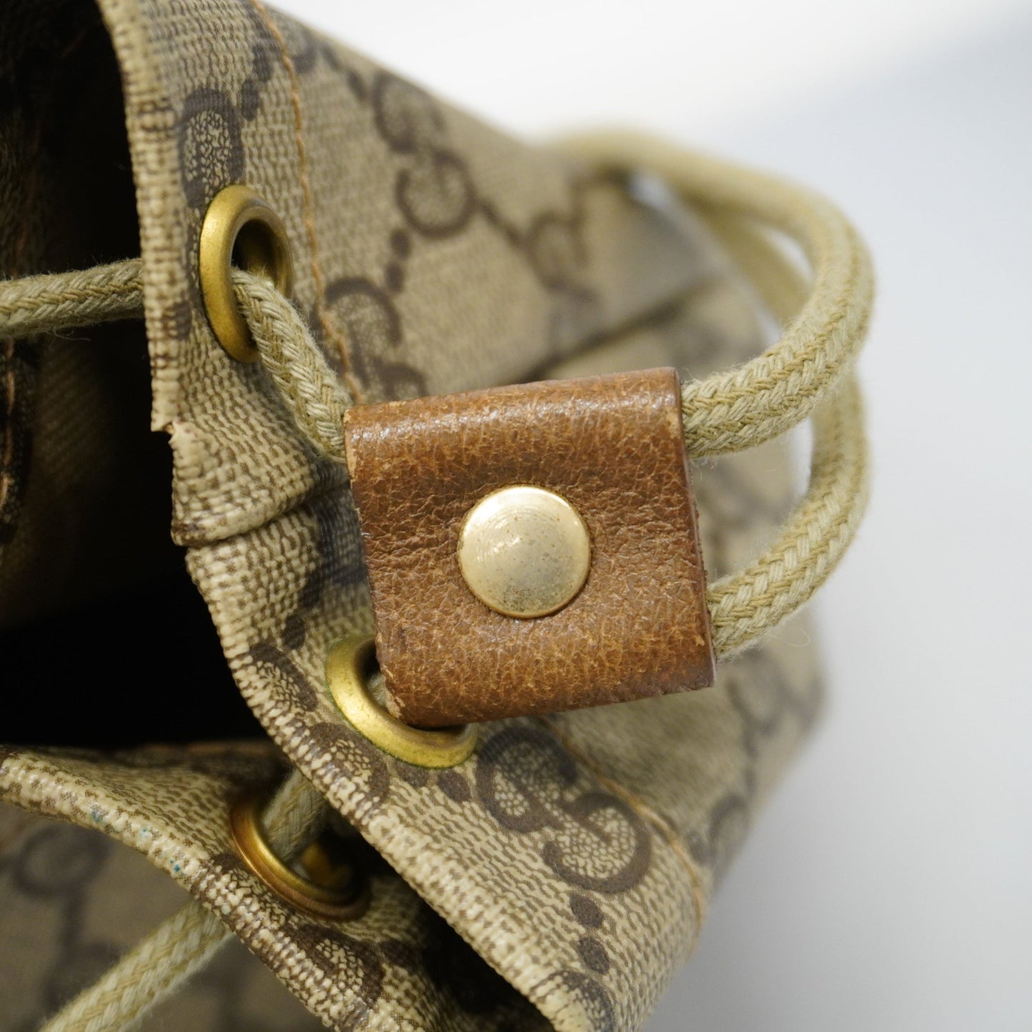 Gucci  Old  97 19 302 Leather,GG Supreme Shoulder Bag Beige