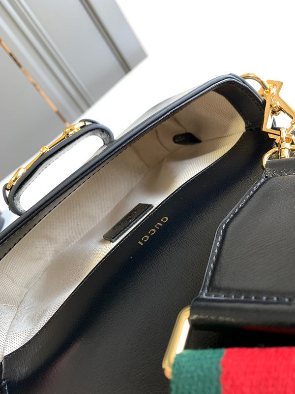 Gucci   Luxury Bags  1080
