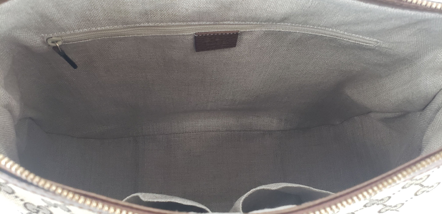 Gucci Large GG Supreme Canvas Hobo Handbag in Beige