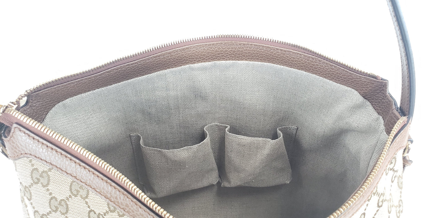 Gucci Large GG Supreme Canvas Hobo Handbag in Beige