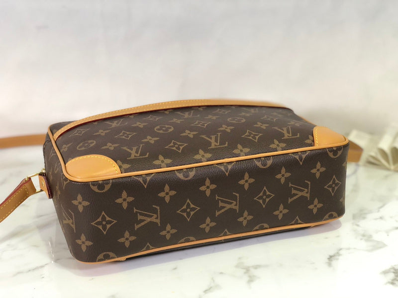 Alice Bags- Louis Vuittons  - 16035
