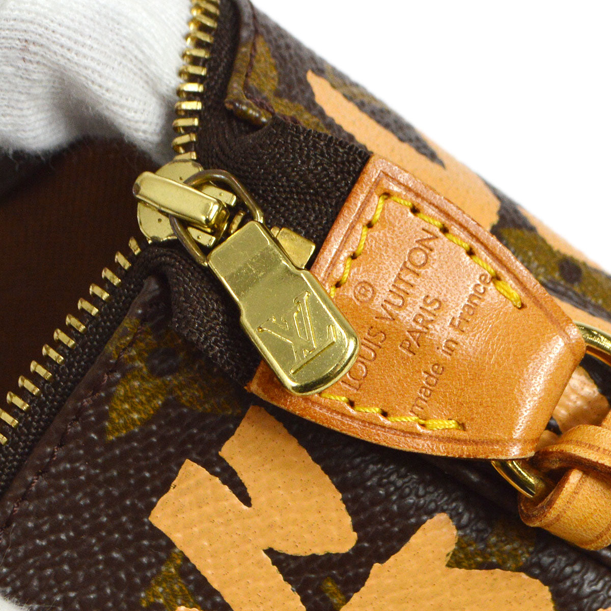 LOUIS VUITTON 2001 POCHETTE ACCESSOIRES MONOGRAM GRAFFITI M92193
