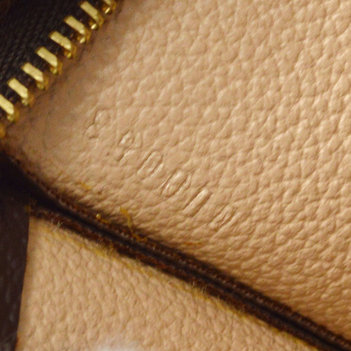 Louis Vuitton 2003 POCHE TOILETTE 15 M47546