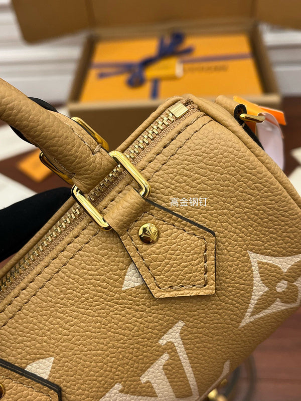 Alice Bags- Louis Vuittons  - 16200