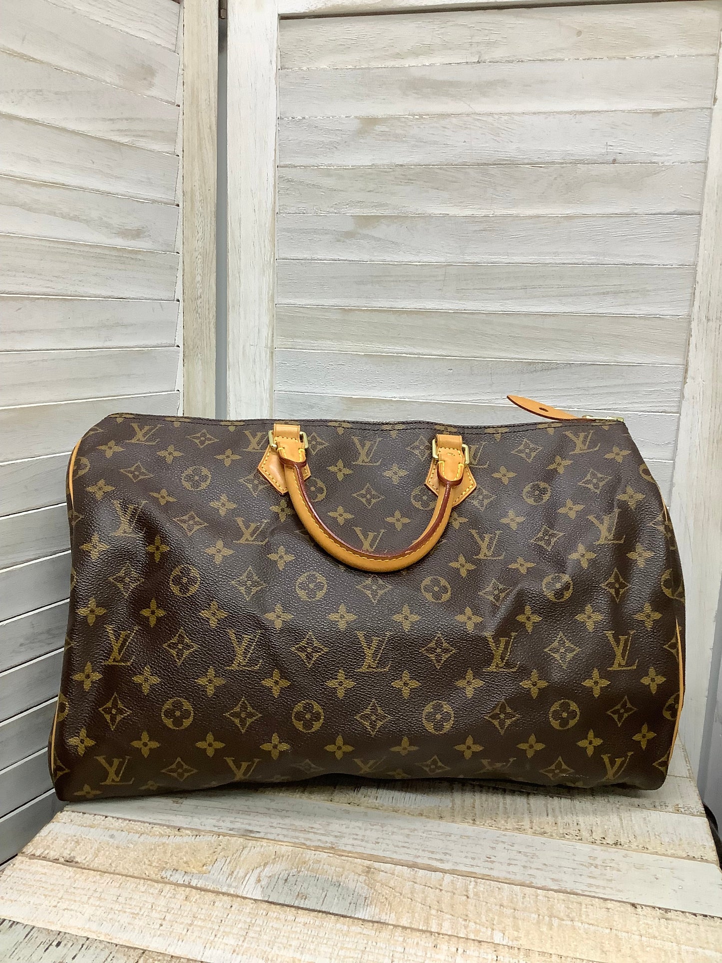 HandBag Luxury Designer By Louis Vuitton, Size: Large