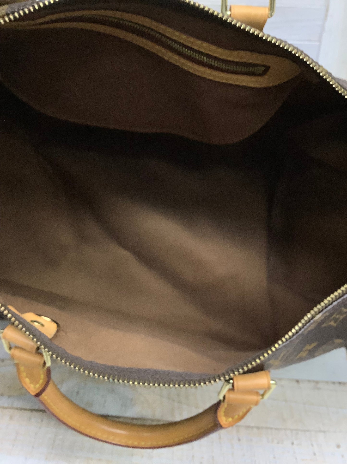 HandBag Luxury Designer By Louis Vuitton, Size: Large