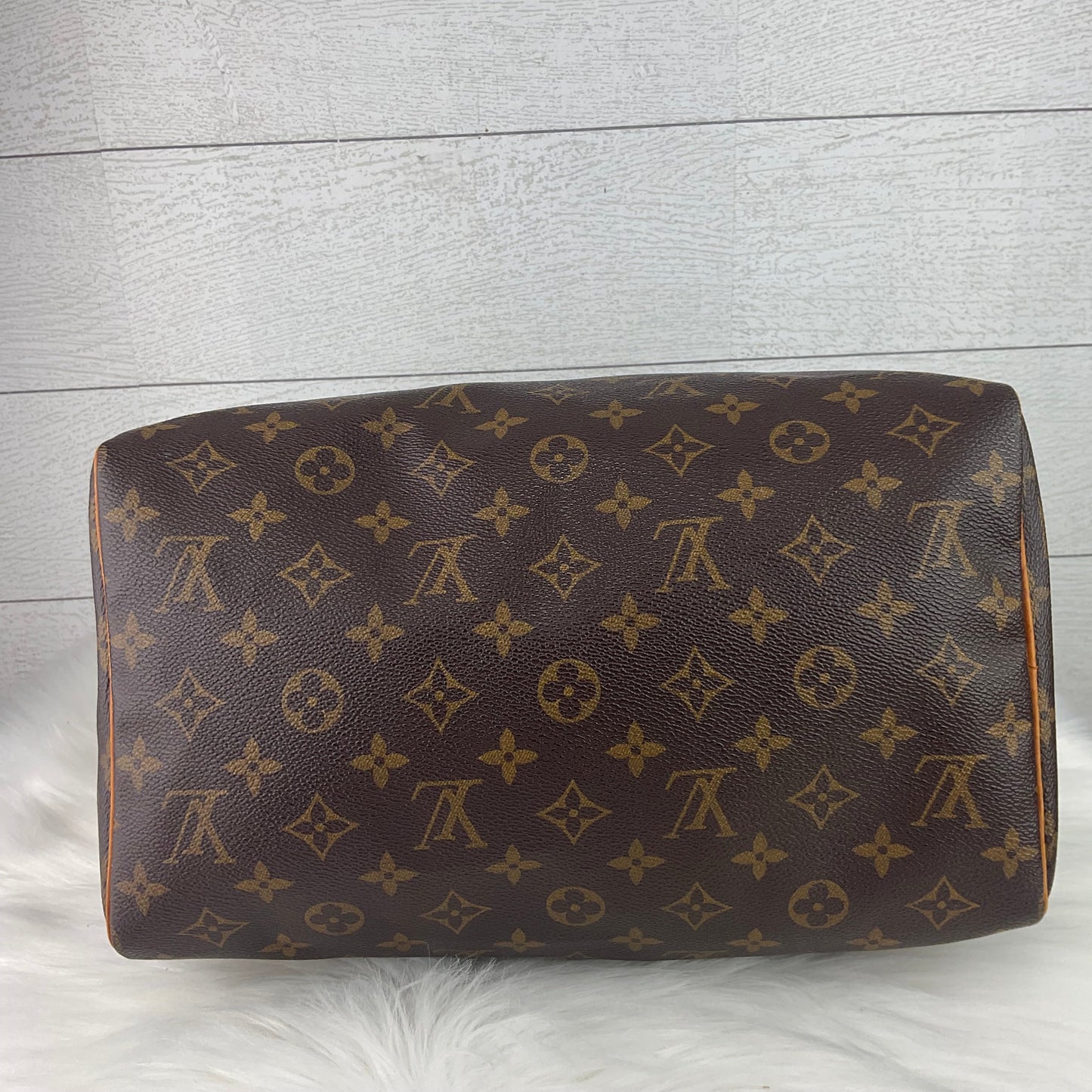 HandBag Luxury Designer By Louis Vuitton, Size: Large