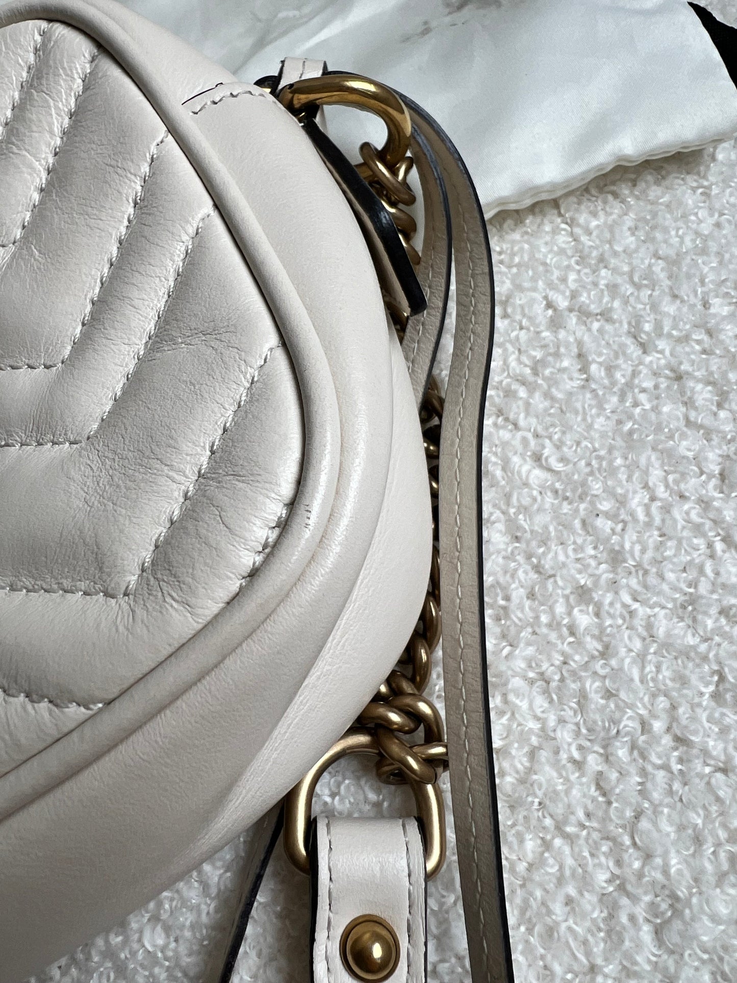 Gucci GG White Marmont Mini Shoulder Bag (RRP £1,160)
