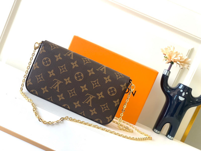 Alice Bags- Louis Vuittons  - 16246