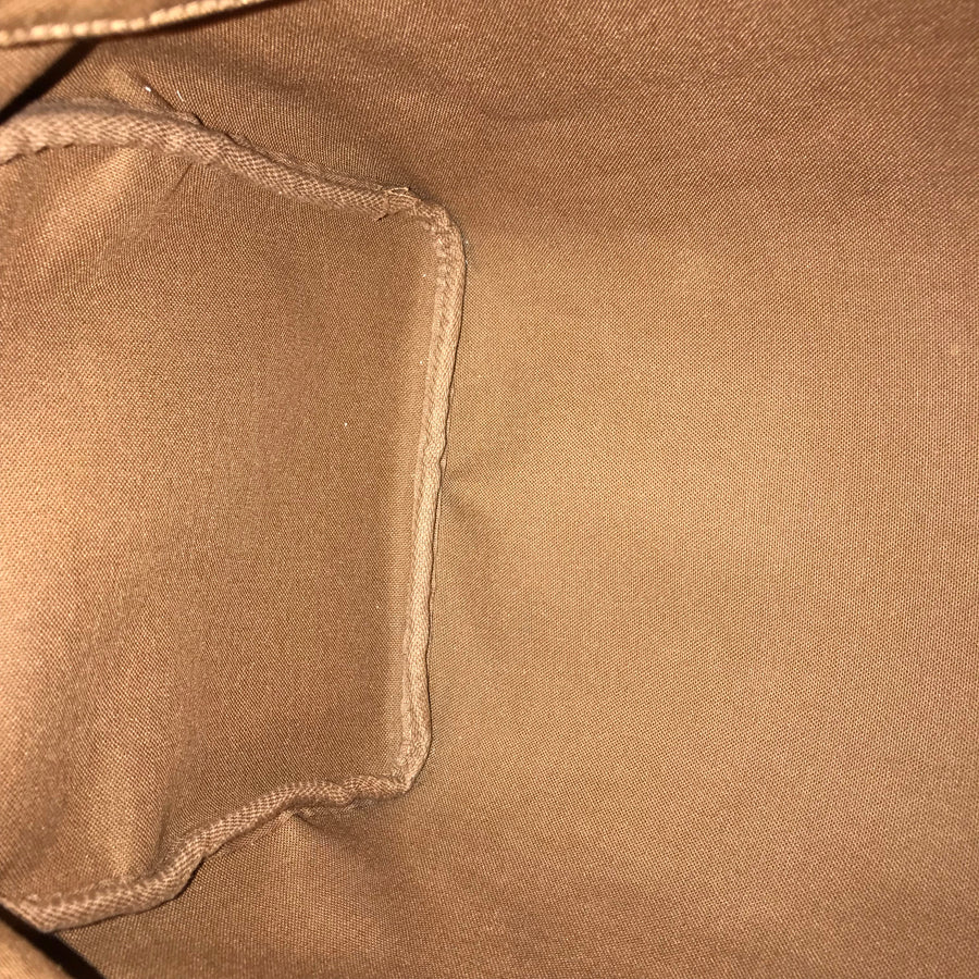 LOUIS VUITTON Handbag