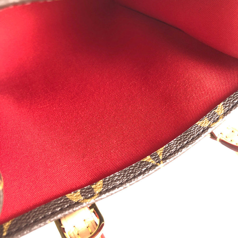 LOUIS VUITTON Handbag