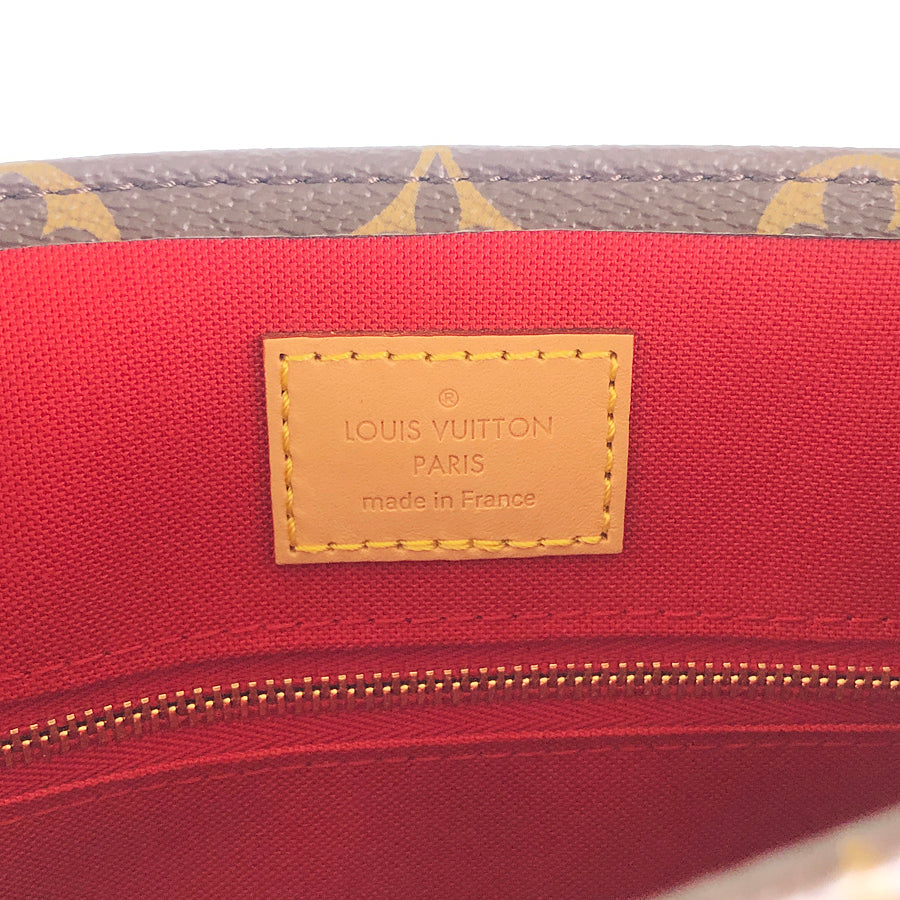 LOUIS VUITTON Handbag
