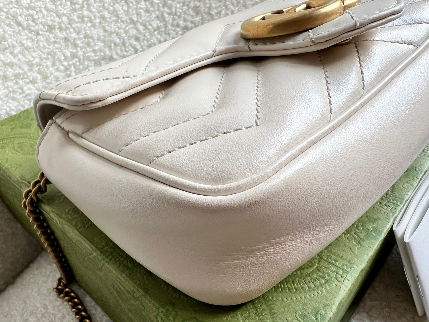 Gucci GG White Marmont Super Mini Shoulder Bag (RRP £985)