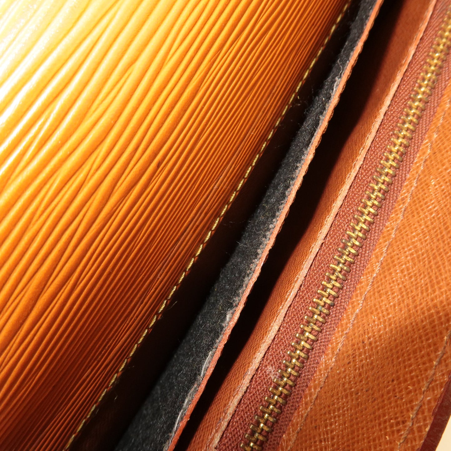 Louis Vuitton Epi Porte Documents Voyage Business Bag M54468