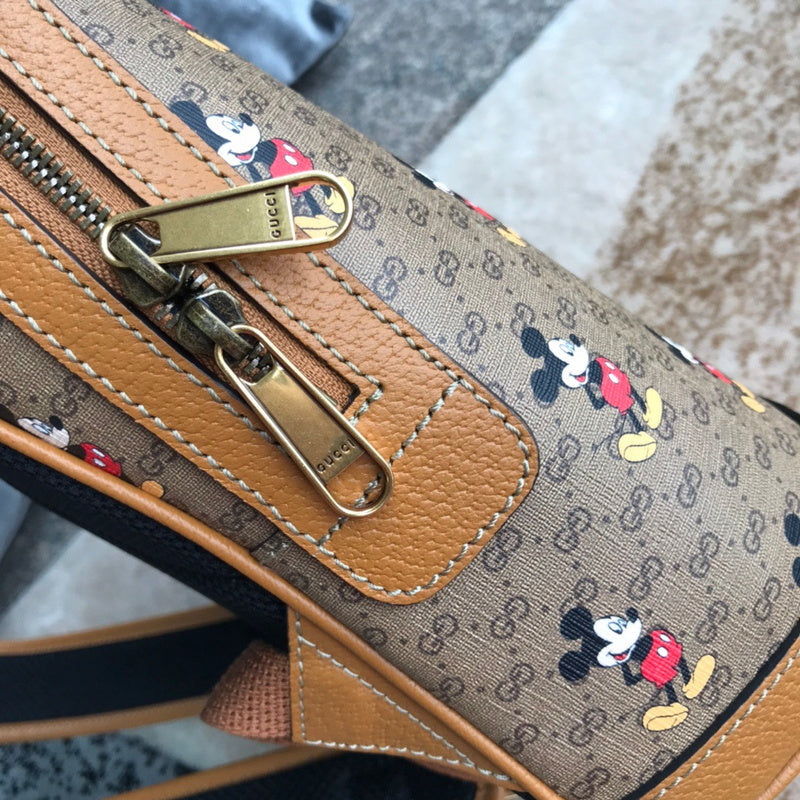 Gucci   Luxury Bags  990