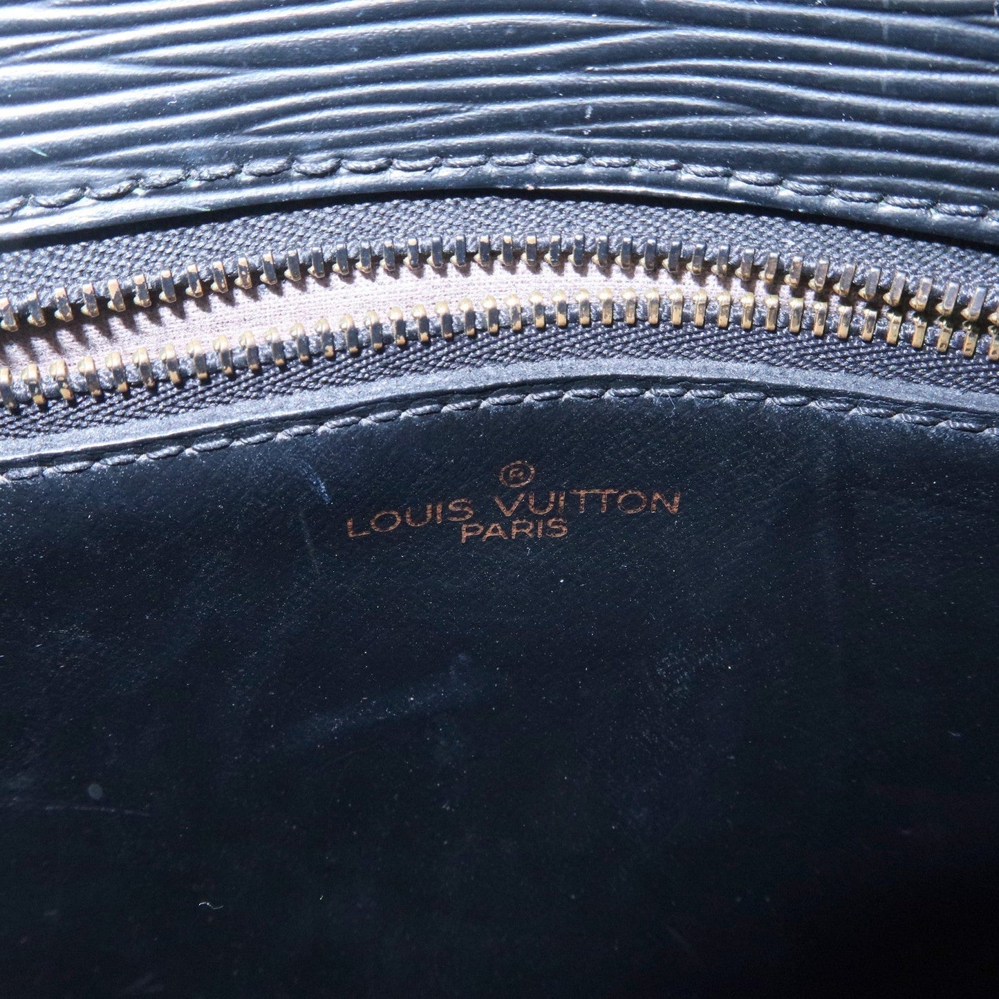 Louis Vuitton Epi Saint Cloud Shoulder Bag Noir Black M52192