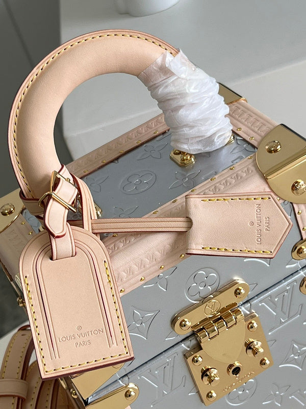 Alice Bags- Louis Vuittons  - 16538