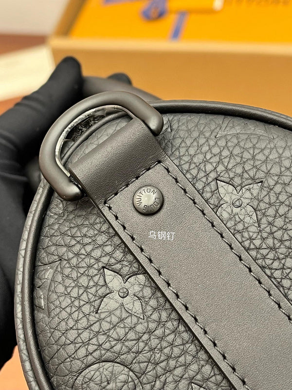 Alice Bags- Louis Vuittons  - 16311