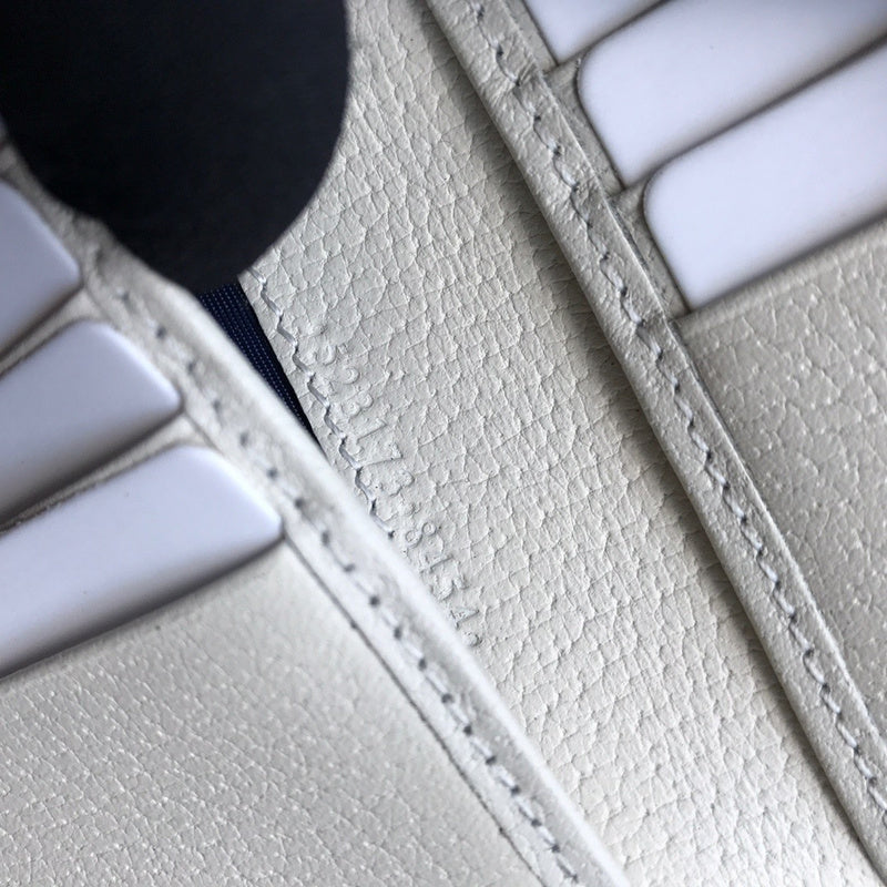 Gucci   Luxury Bags  864