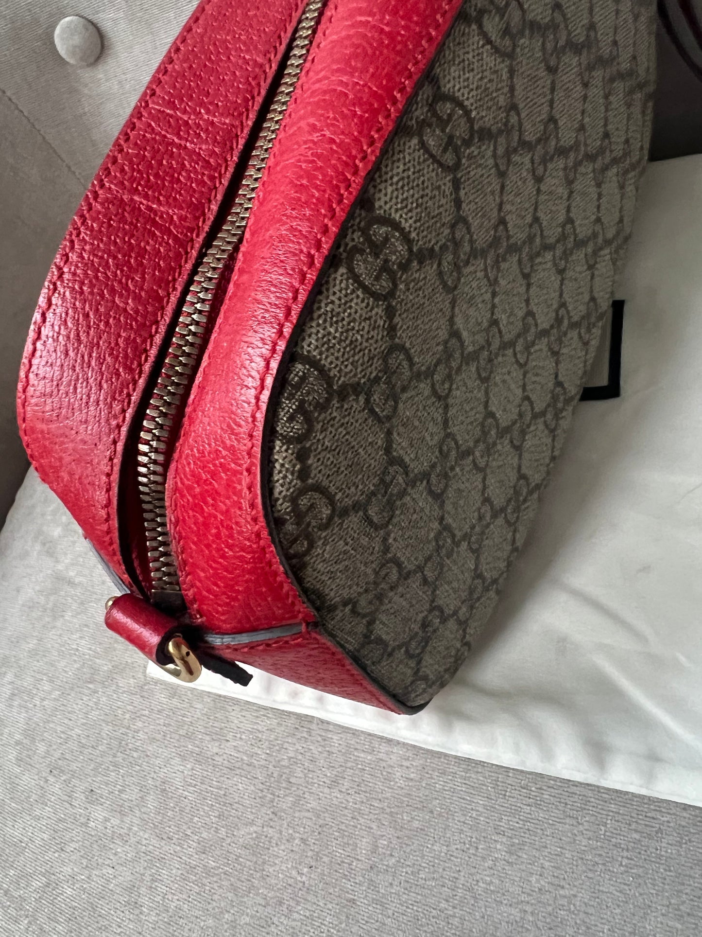 Gucci Neo Vintage GG Supreme Messenger Bag (RRP £1060)