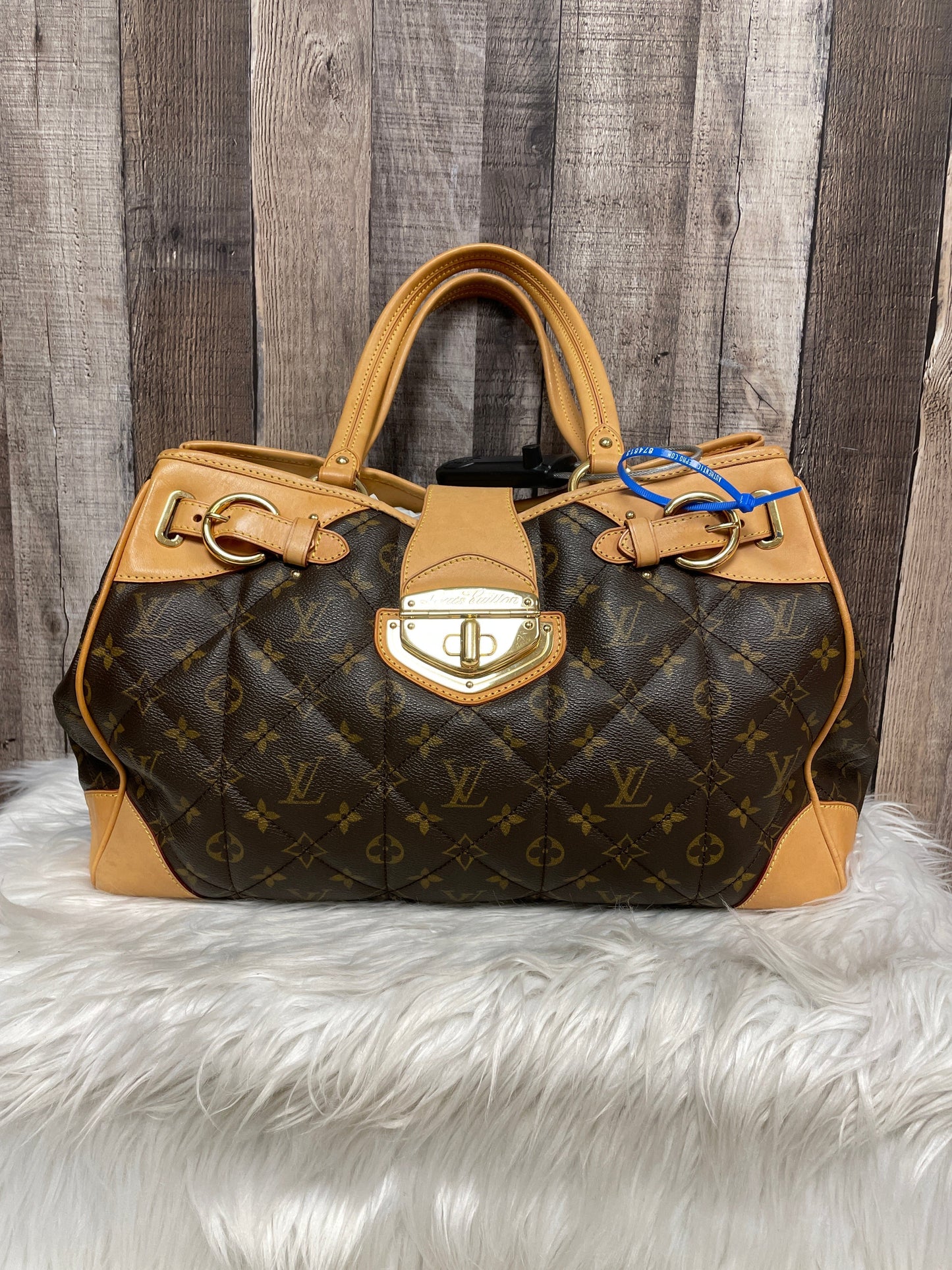 Handbag Luxury Designer By Louis Vuitton  Size: Large