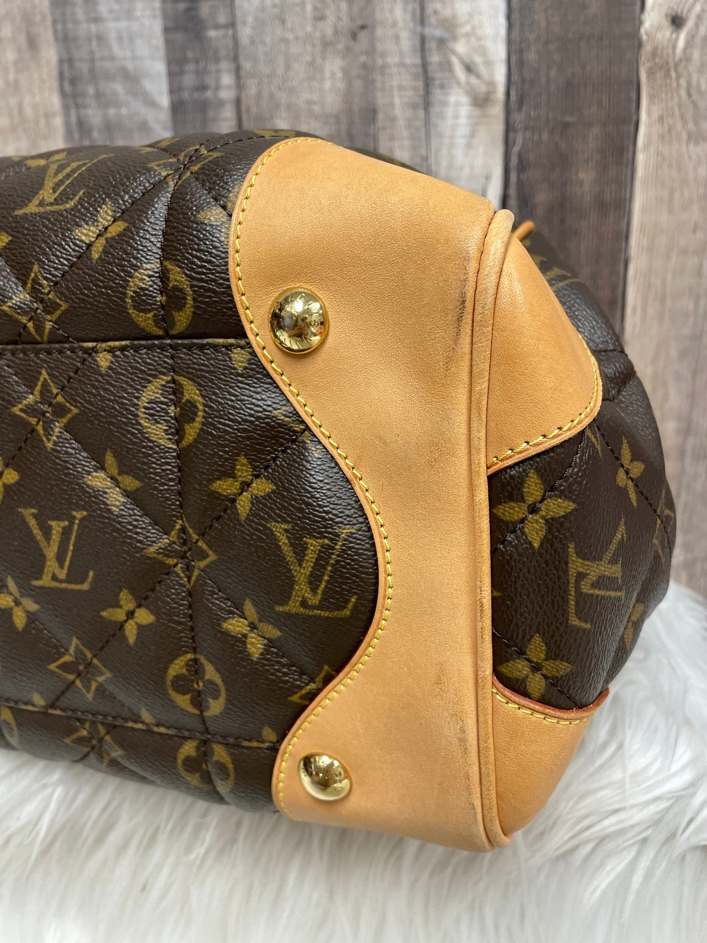 Handbag Luxury Designer By Louis Vuitton  Size: Large