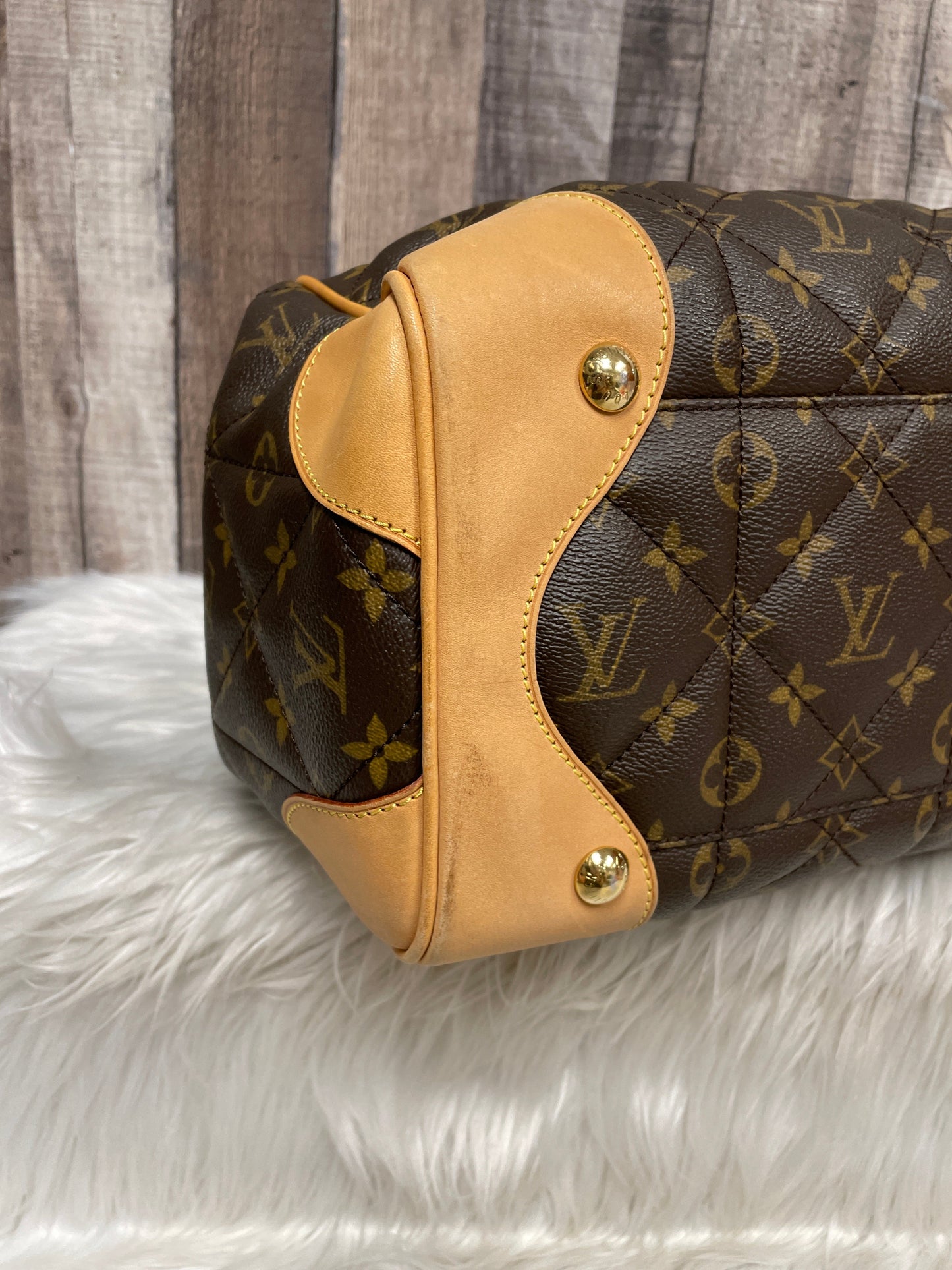Handbag Luxury Designer By Louis Vuitton  Size: Large
