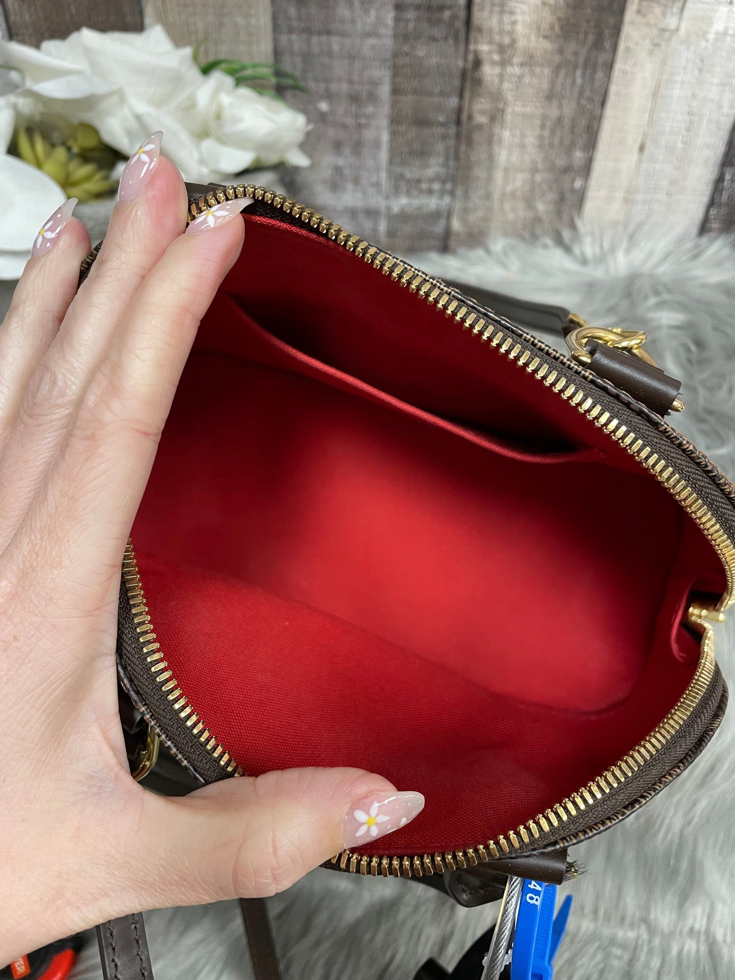HandBag Luxury Designer Louis Vuitton, Size Small