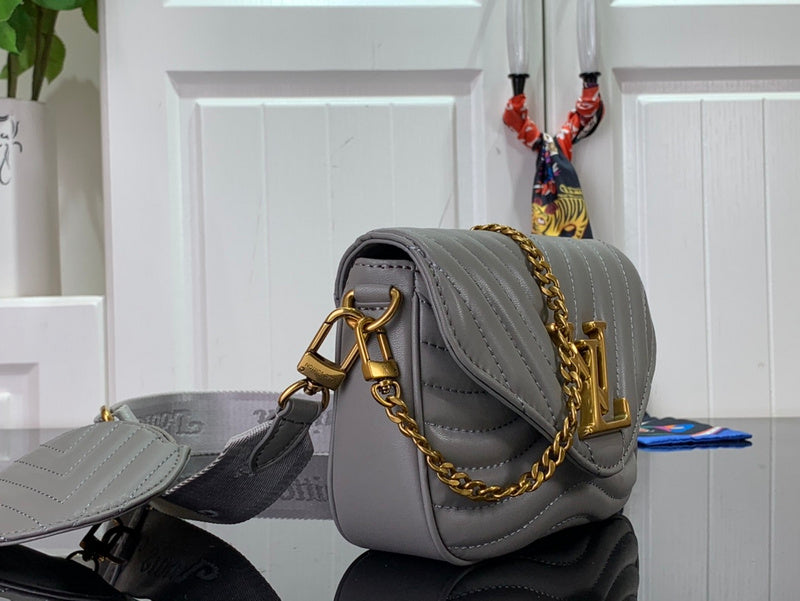 Alice Bags- Louis Vuittons  - 16433