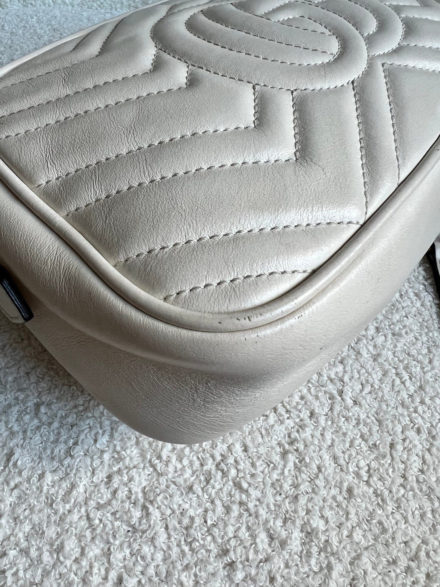 Gucci GG White Marmont Small Shoulder Bag (RRP £1440)