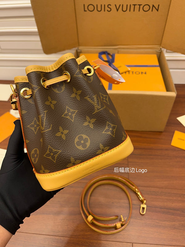 Alice Bags- Louis Vuittons  - 16637