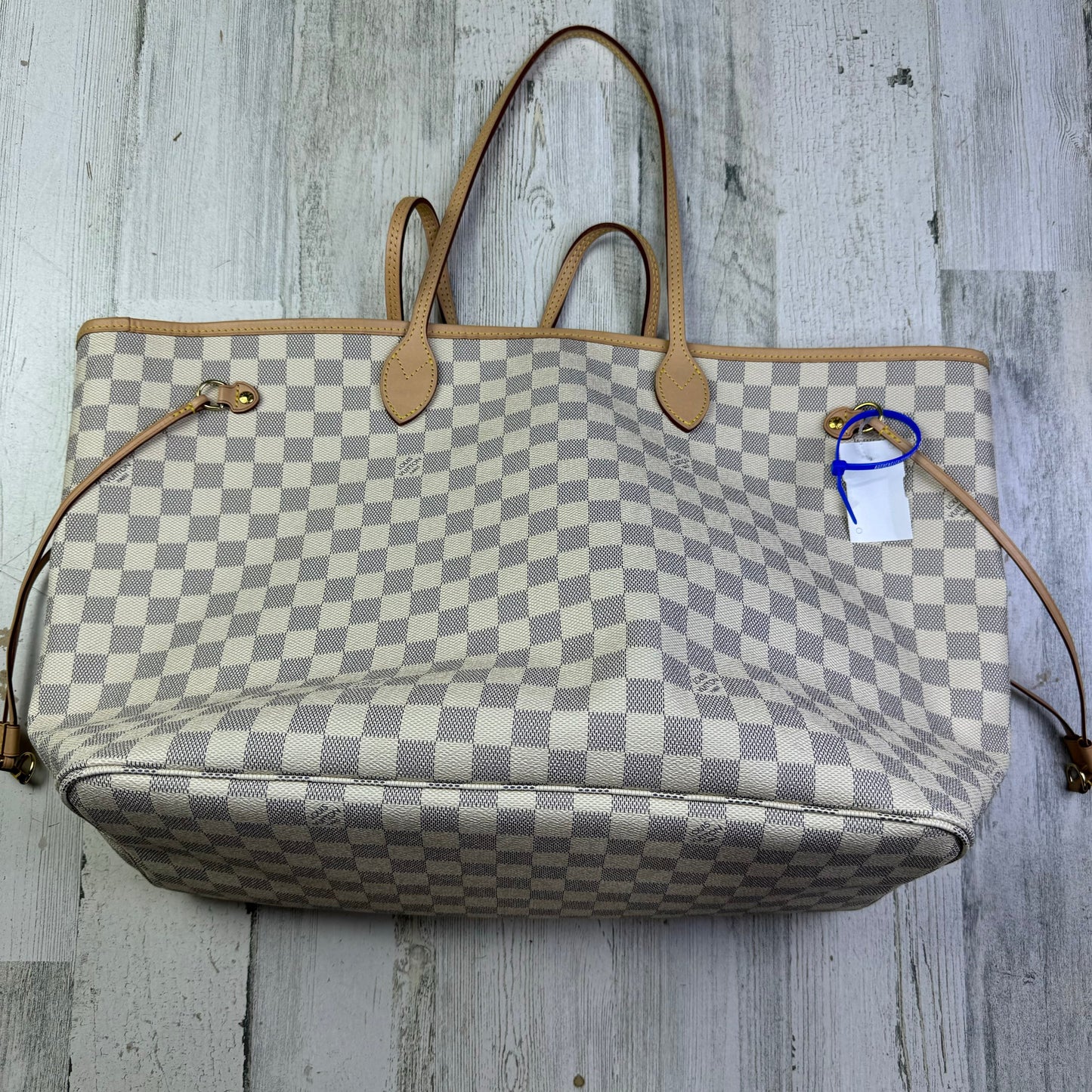 HandBag Luxury Designer By Louis Vuitton, Size: Large