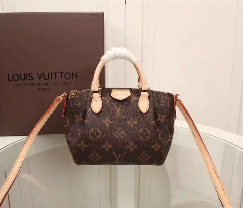 Alice Bags- Louis Vuittons  - 16365