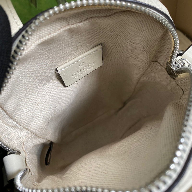 Gucci   Luxury Bags  1000